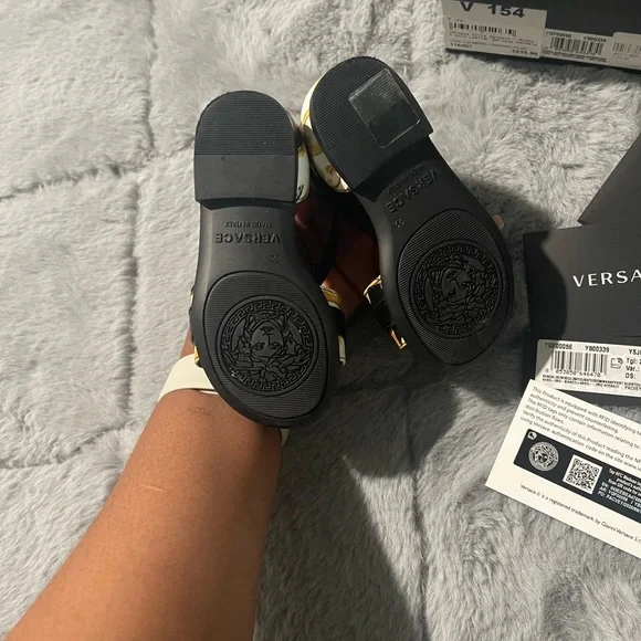 Versace Sandals toddler - Picture 4 of 8